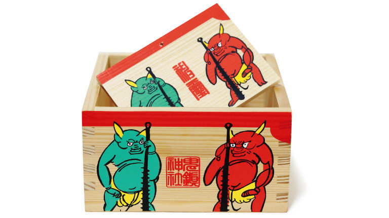 鬼枡2,800円(豆付き)。節分祭の日に授与。鬼絵馬700円。